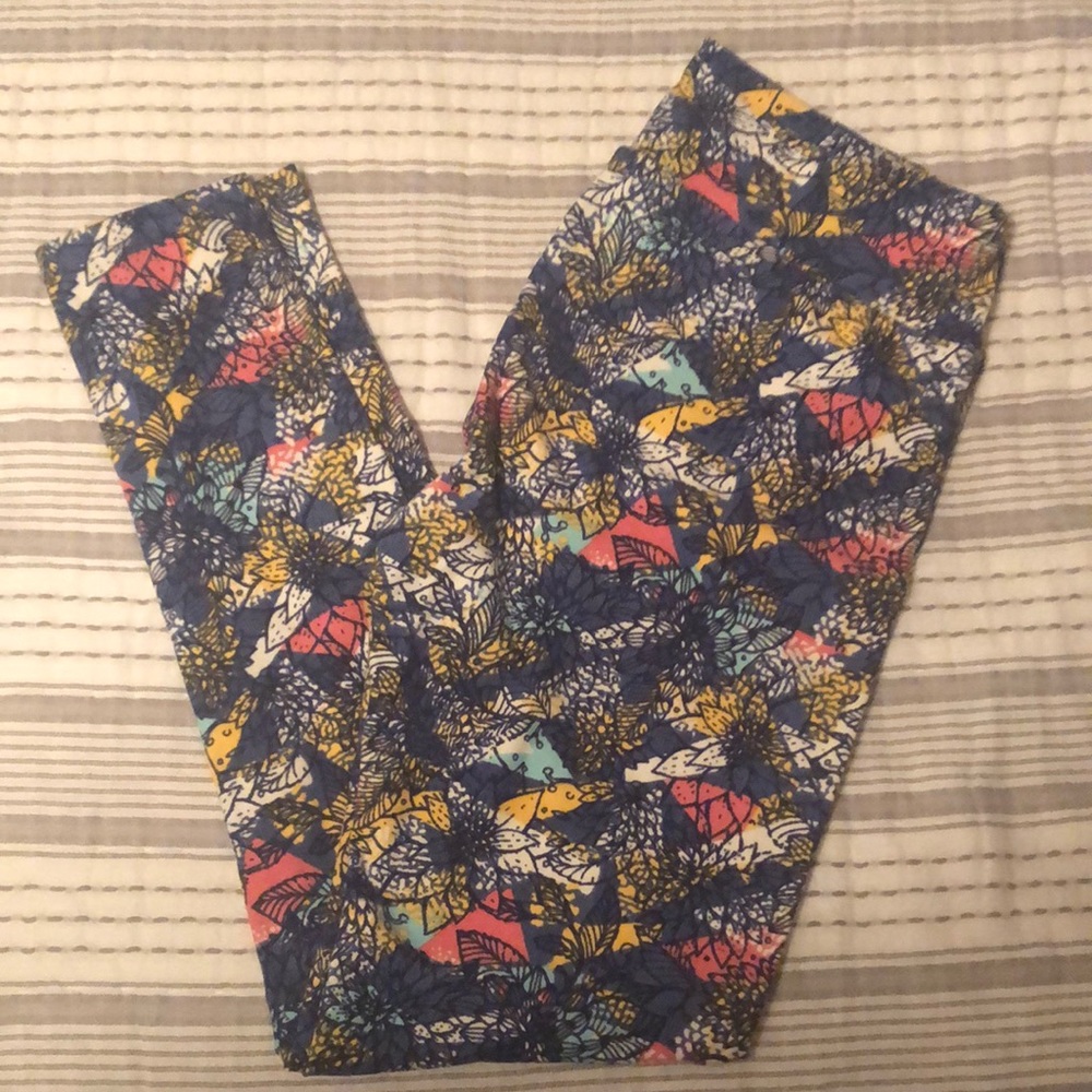 LulaRoe Tall and Curvy Leggings